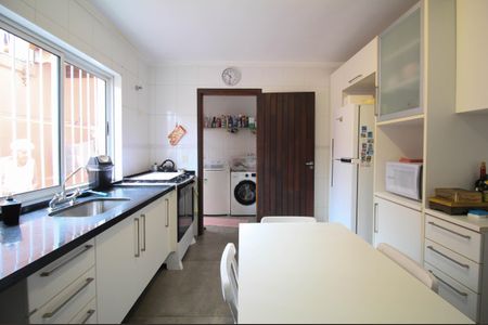Casa à venda com 175m², 5 quartos e 4 vagas