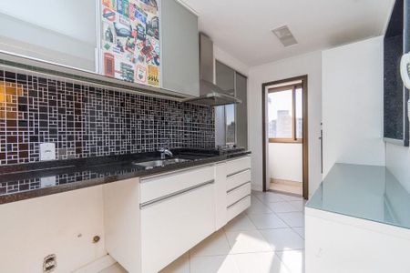 Cozinha de apartamento para alugar com 3 quartos, 112m² em Passo d’Areia, Porto Alegre