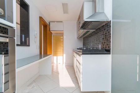 Cozinha de apartamento para alugar com 3 quartos, 112m² em Passo d’Areia, Porto Alegre