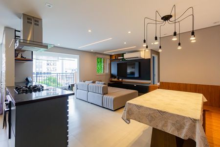 Sala/Cozinha de apartamento à venda com 2 quartos, 84m² em Santo Amaro, São Paulo