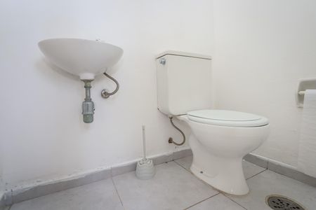 Apartamento para alugar com 89m², 2 quartos e 2 vagas Apartamento para alugar com 89m², 2 quartos e 2 vagasBanheiro de Serviço