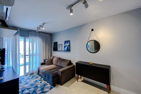 Sala de apartamento para alugar com 1 quarto, 49m² em Vila Bertioga, São Paulo