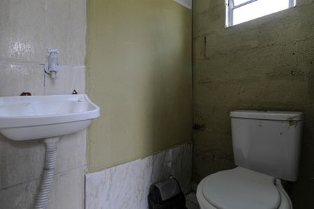 Banheiro de kitnet/studio para alugar com 1 quarto, 9m² em Jardim Betania, Mogi das Cruzes