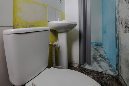 Banheiro de kitnet/studio para alugar com 1 quarto, 9m² em Jardim Betania, Mogi das Cruzes