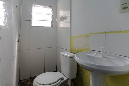 Banheiro de kitnet/studio para alugar com 1 quarto, 9m² em Jardim Betania, Mogi das Cruzes