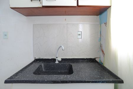 Cozinha de kitnet/studio para alugar com 1 quarto, 9m² em Jardim Betania, Mogi das Cruzes