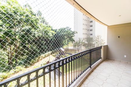 Apartamento para alugar com 139m², 3 quartos e 2 vagasVaranda