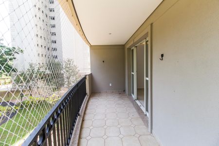 Apartamento para alugar com 139m², 3 quartos e 2 vagasVaranda