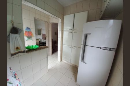 Cozinha de apartamento para alugar com 1 quarto, 60m² em Itararé, São Vicente
