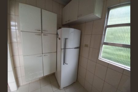Cozinha de apartamento para alugar com 1 quarto, 60m² em Itararé, São Vicente