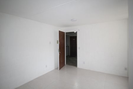 Sala de apartamento à venda com 2 quartos, 39m² em Mário Quintana, Porto Alegre