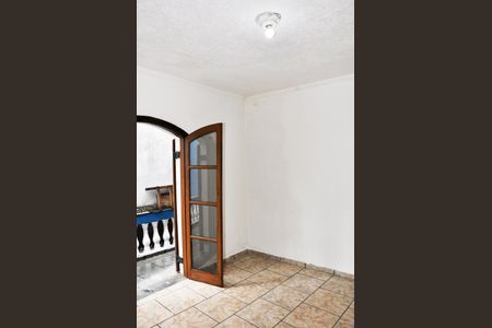 Casa para alugar com 60m², 2 quartos e sem vagaDetalhe - Quarto 01 com Varanda