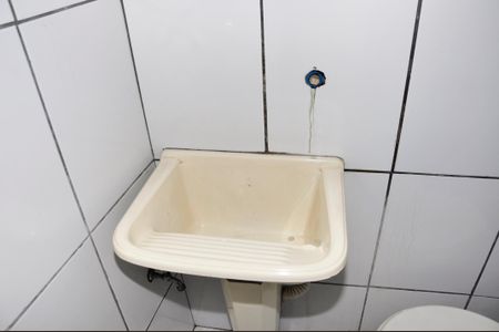Casa para alugar com 60m², 2 quartos e sem vagaDetalhe - Lavabo com Área de Serviço