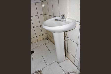 Casa para alugar com 60m², 2 quartos e sem vagaDetalhe - Banheiro Social