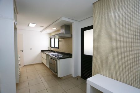 Apartamento para alugar com 160m², 3 quartos e 3 vagas