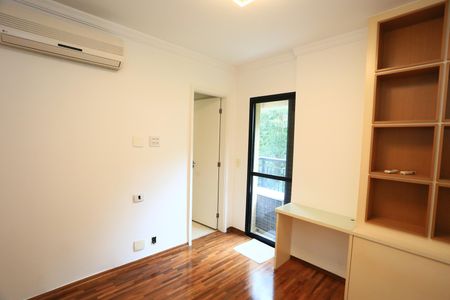 Apartamento para alugar com 160m², 3 quartos e 3 vagas