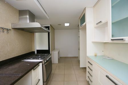 Apartamento para alugar com 160m², 3 quartos e 3 vagas