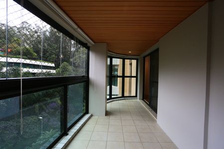 Apartamento para alugar com 160m², 3 quartos e 3 vagas