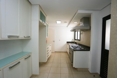 Apartamento para alugar com 160m², 3 quartos e 3 vagas