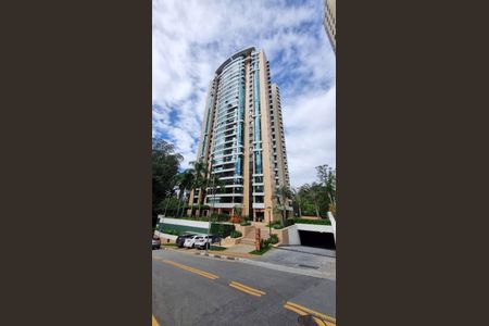 Apartamento para alugar com 160m², 3 quartos e 3 vagas