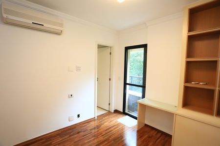 Apartamento para alugar com 160m², 3 quartos e 3 vagas
