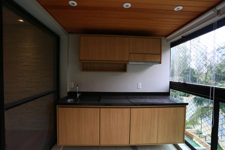 Apartamento para alugar com 160m², 3 quartos e 3 vagas