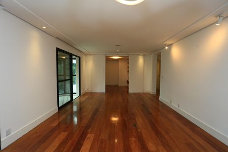 Apartamento para alugar com 160m², 3 quartos e 3 vagas