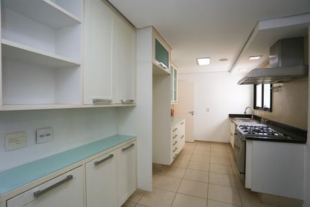 Apartamento para alugar com 160m², 3 quartos e 3 vagas