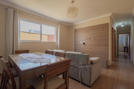 Sala/Sala de jantar de apartamento para alugar com 2 quartos, 64m² em Vila Assis Brasil, Mauá