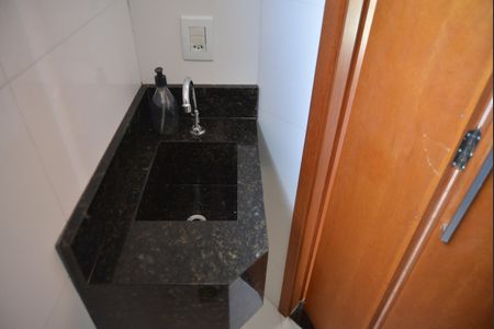 Apartamento à venda com 80m², 2 quartos e 1 vagaBanheiro Social