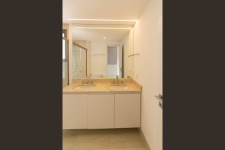 Apartamento à venda com 136m², 3 quartos e 2 vagasBanheiro Suíte 3