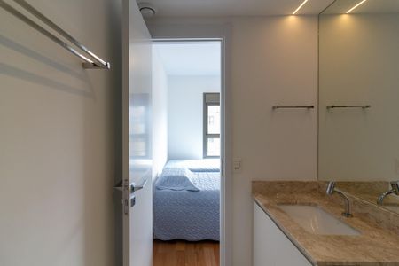 Apartamento à venda com 136m², 3 quartos e 2 vagasBanheiro Suíte 2