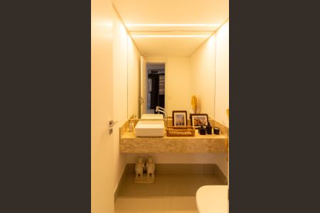 Apartamento à venda com 136m², 3 quartos e 2 vagasLavabo