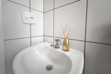 Banheiro de apartamento para alugar com 2 quartos, 44m² em Jardim Carlos Lourenço, Campinas