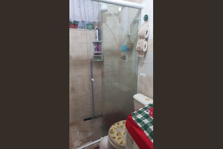 Banheiro de apartamento para alugar com 2 quartos, 48m² em Olaria, Rio de Janeiro