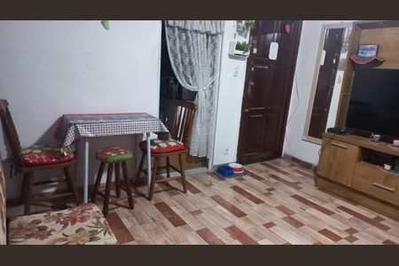 Sala de apartamento para alugar com 2 quartos, 48m² em Olaria, Rio de Janeiro