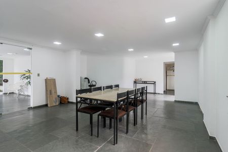Apartamento para alugar com 54m², 2 quartos e 1 vaga Apartamento para alugar com 54m², 2 quartos e 1 vagaÁrea comum - Salão de festas