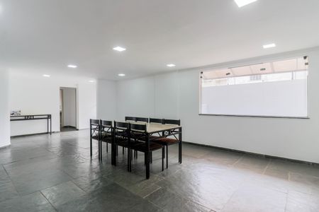 Apartamento para alugar com 54m², 2 quartos e 1 vaga Apartamento para alugar com 54m², 2 quartos e 1 vagaÁrea comum - Salão de festas