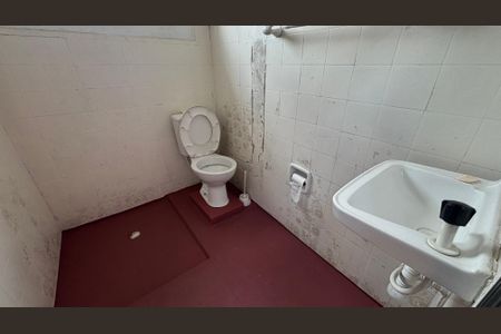 Casa para alugar com 55m², 2 quartos e sem vagaBanheiro