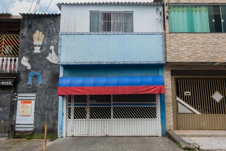 Casa para alugar com 120m², 2 quartos e 1 vaga Casa para alugar com 120m², 2 quartos e 1 vagaFachada