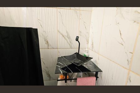 Casa à venda com 168m², 3 quartos e 1 vaga