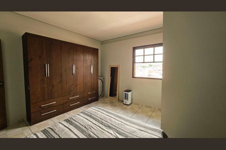 Casa à venda com 168m², 3 quartos e 1 vaga