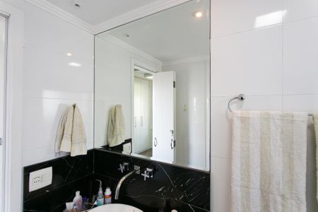 Apartamento à venda com 113m², 3 quartos e 2 vagasBanheiro da Suíte 1