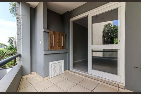 Casa de condomínio para alugar com 217m², 3 quartos e 2 vagasVaranda