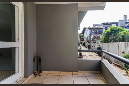 Casa de condomínio para alugar com 217m², 3 quartos e 2 vagasVaranda
