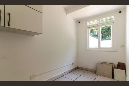 Casa de condomínio para alugar com 217m², 3 quartos e 2 vagasQuarto