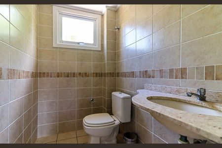 Casa de condomínio para alugar com 217m², 3 quartos e 2 vagasBanheiro