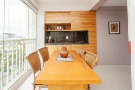 Apartamento à venda com 132m², 3 quartos e 2 vagasVaranda