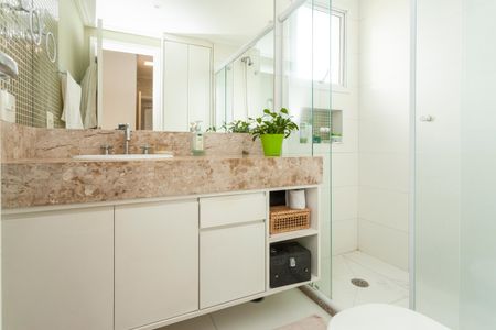 Apartamento à venda com 132m², 3 quartos e 2 vagasBanheiro da Suíte