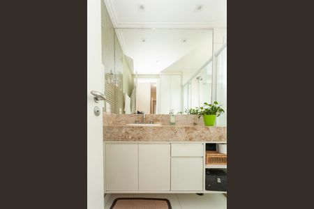 Apartamento à venda com 132m², 3 quartos e 2 vagasBanheiro da Suíte